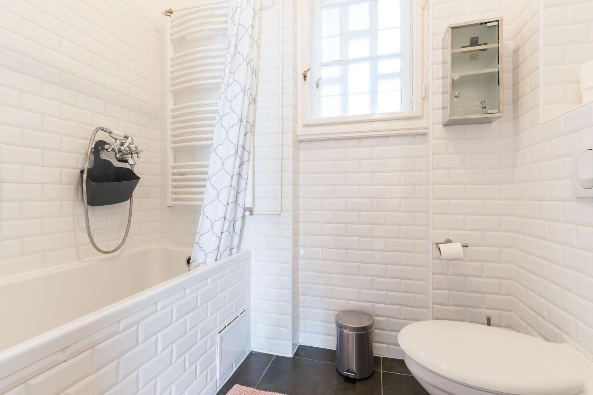 Klauzal Apartment W/3 Bedrooms, French Balcony ブダペスト エクステリア 写真