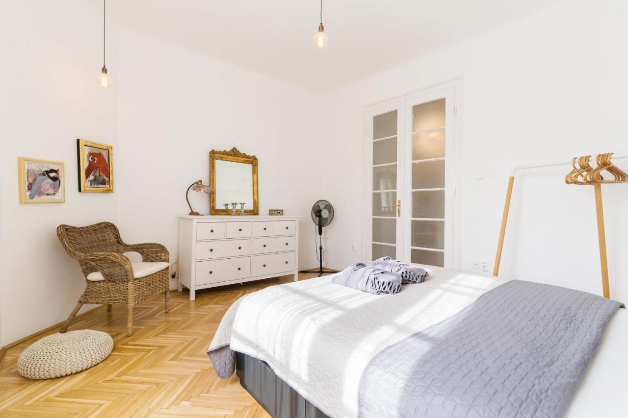 Klauzal Apartment W/3 Bedrooms, French Balcony ブダペスト エクステリア 写真