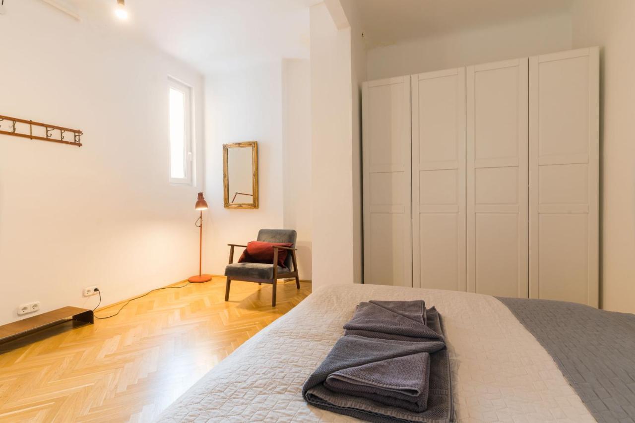 Klauzal Apartment W/3 Bedrooms, French Balcony ブダペスト エクステリア 写真