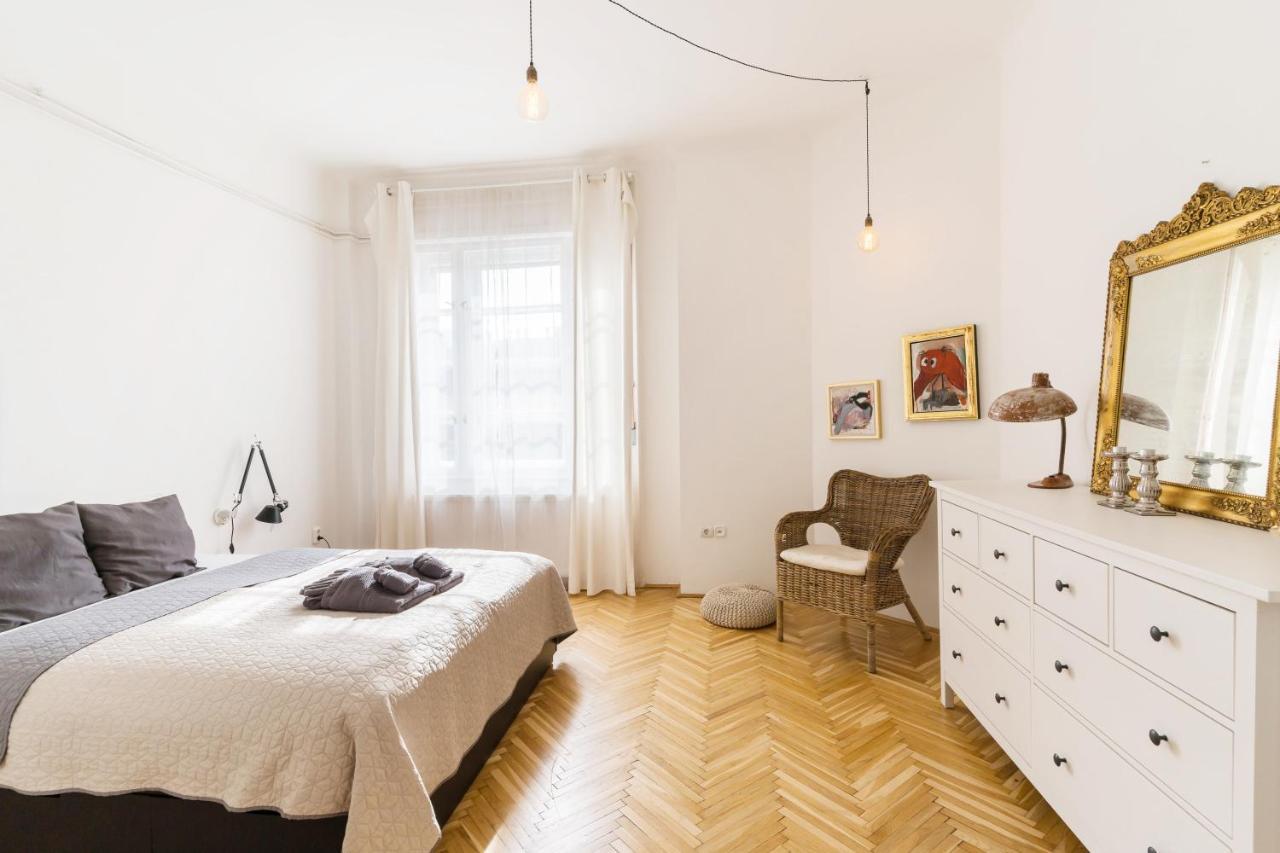 Klauzal Apartment W/3 Bedrooms, French Balcony ブダペスト エクステリア 写真
