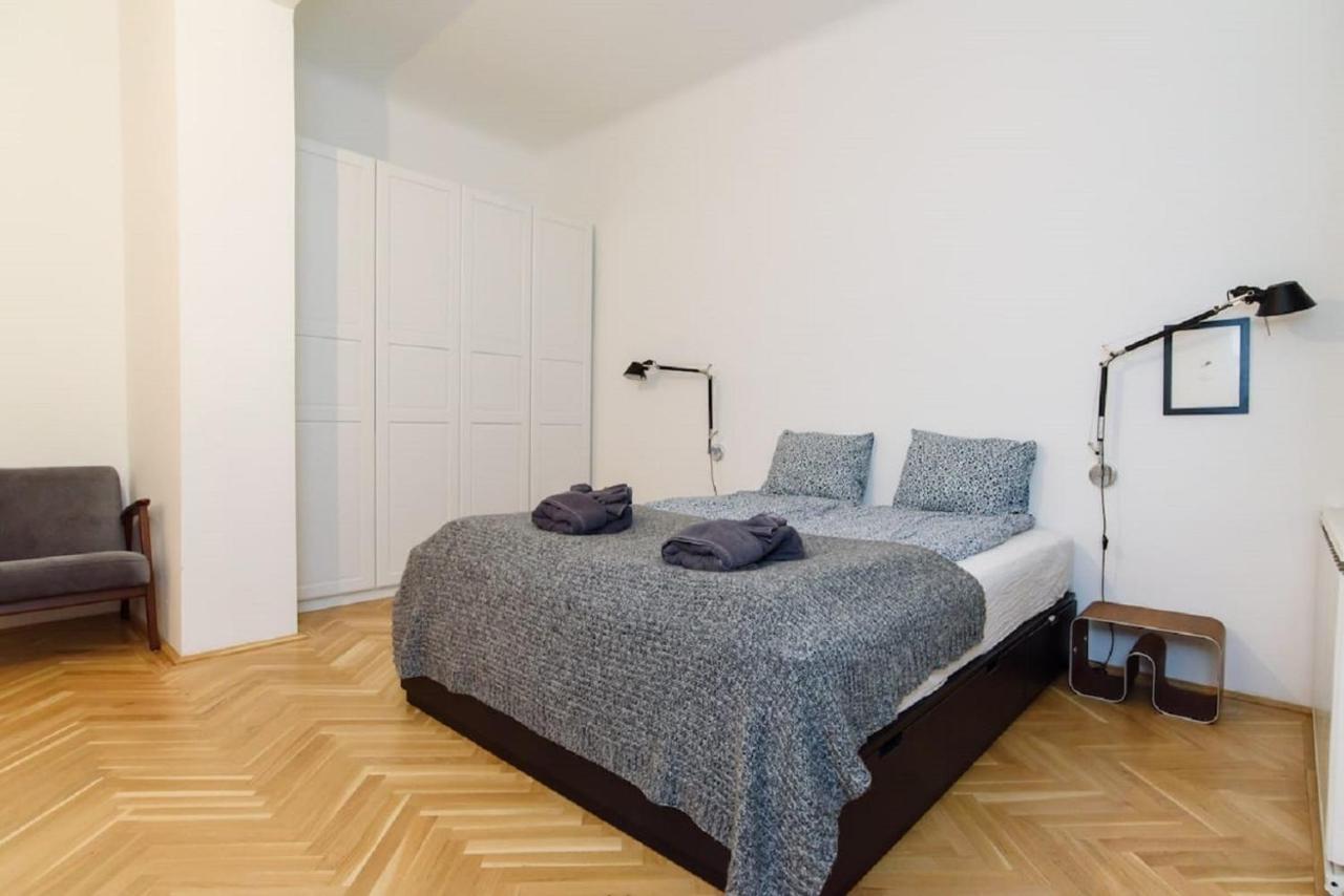 Klauzal Apartment W/3 Bedrooms, French Balcony ブダペスト エクステリア 写真