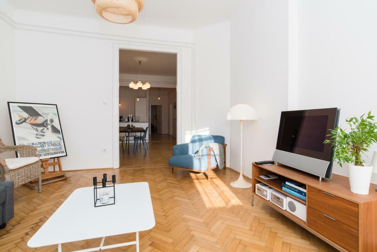 Klauzal Apartment W/3 Bedrooms, French Balcony ブダペスト エクステリア 写真