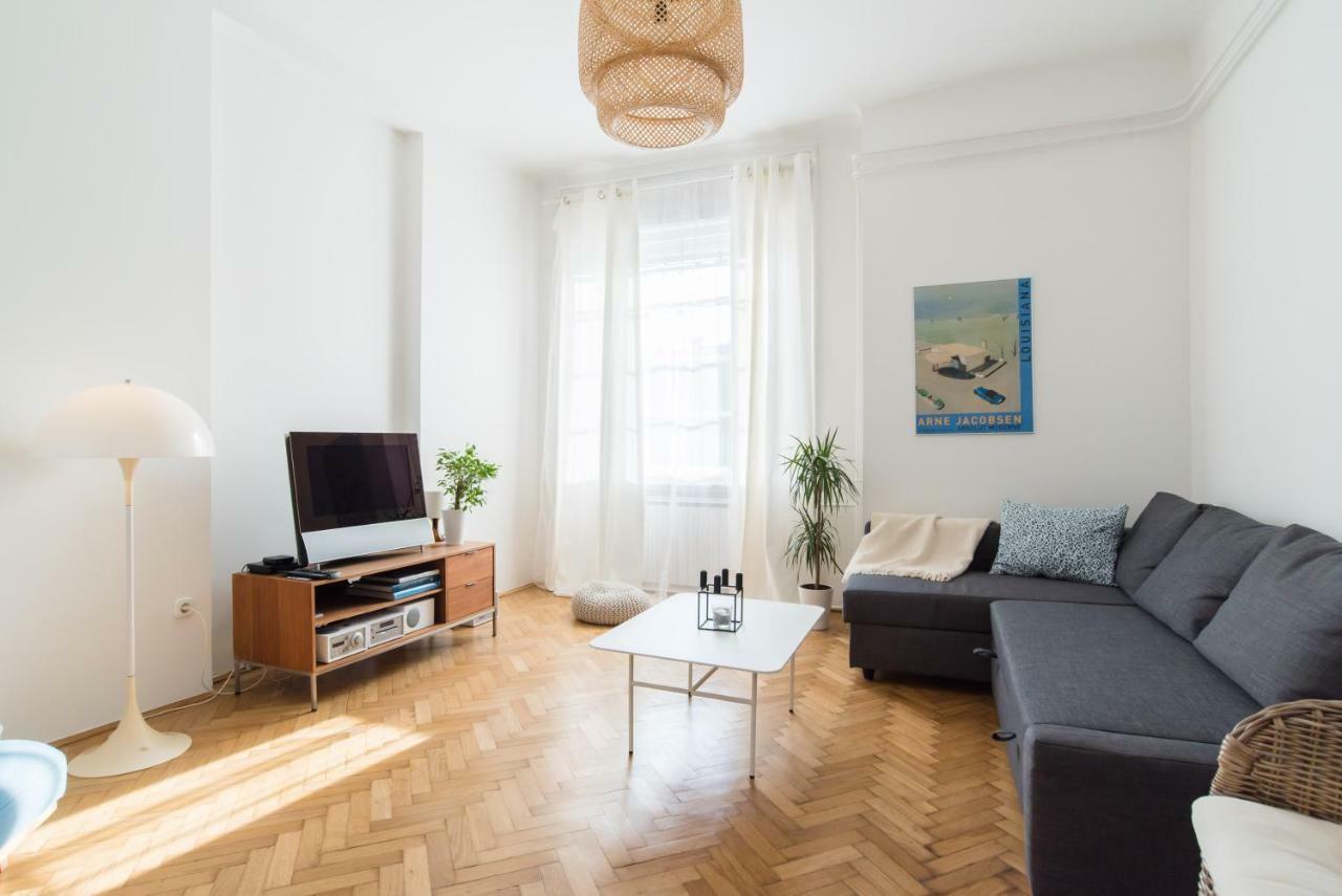 Klauzal Apartment W/3 Bedrooms, French Balcony ブダペスト エクステリア 写真