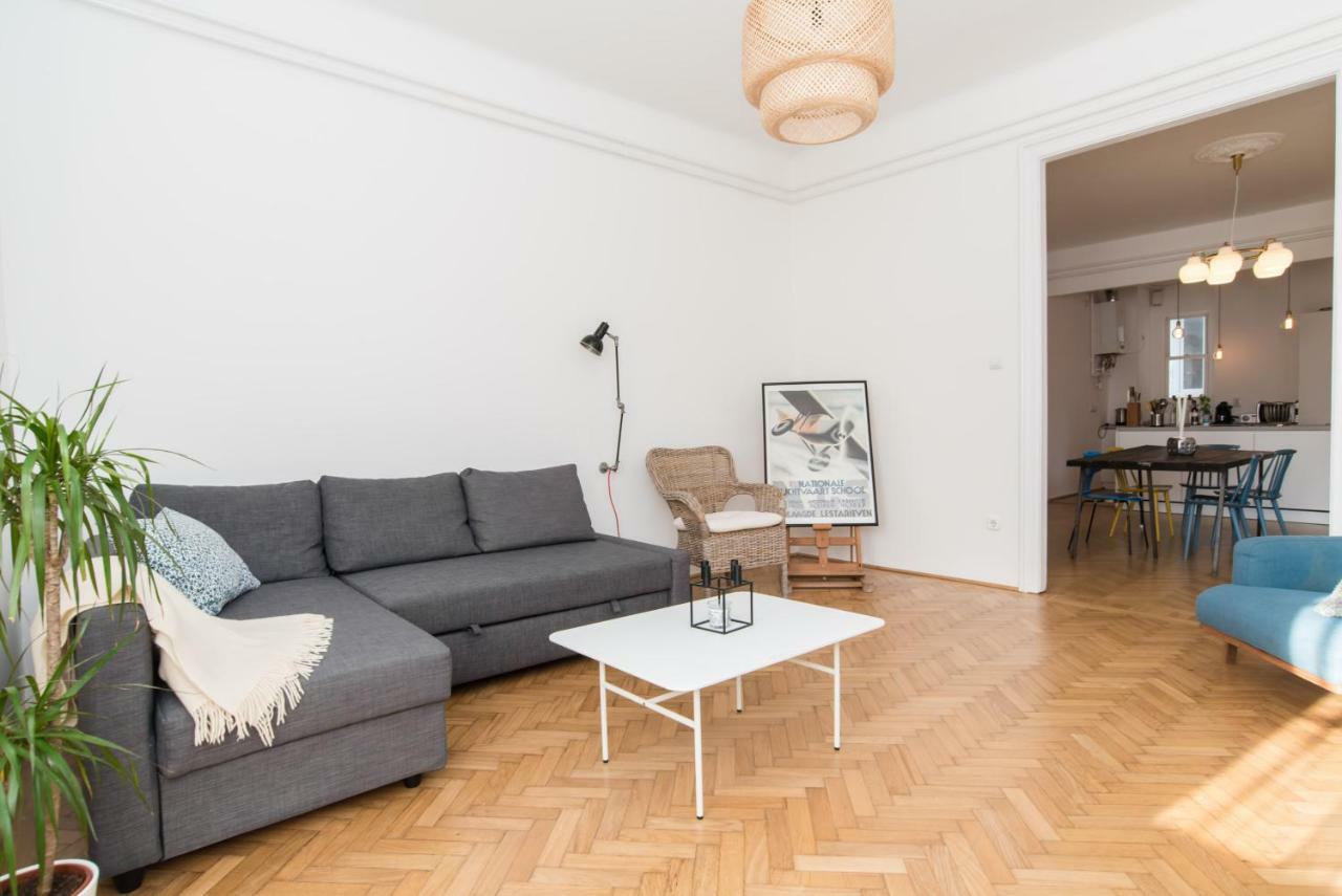 Klauzal Apartment W/3 Bedrooms, French Balcony ブダペスト エクステリア 写真