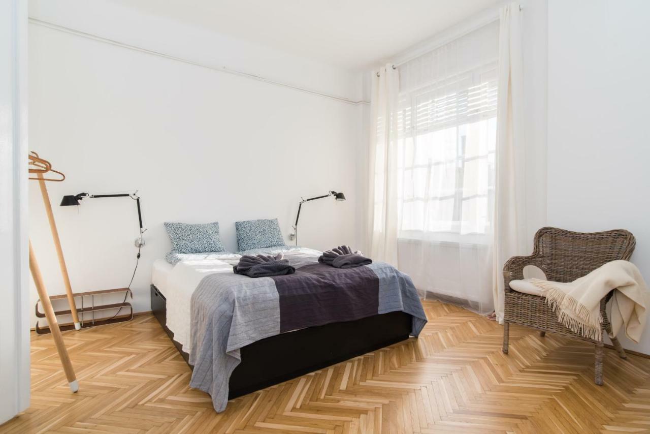 Klauzal Apartment W/3 Bedrooms, French Balcony ブダペスト エクステリア 写真